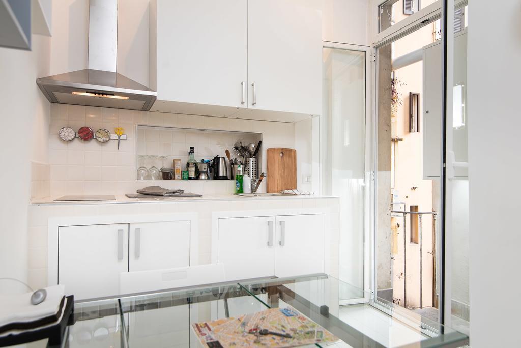 White Ostilia Apartments โรม ภายนอก รูปภาพ